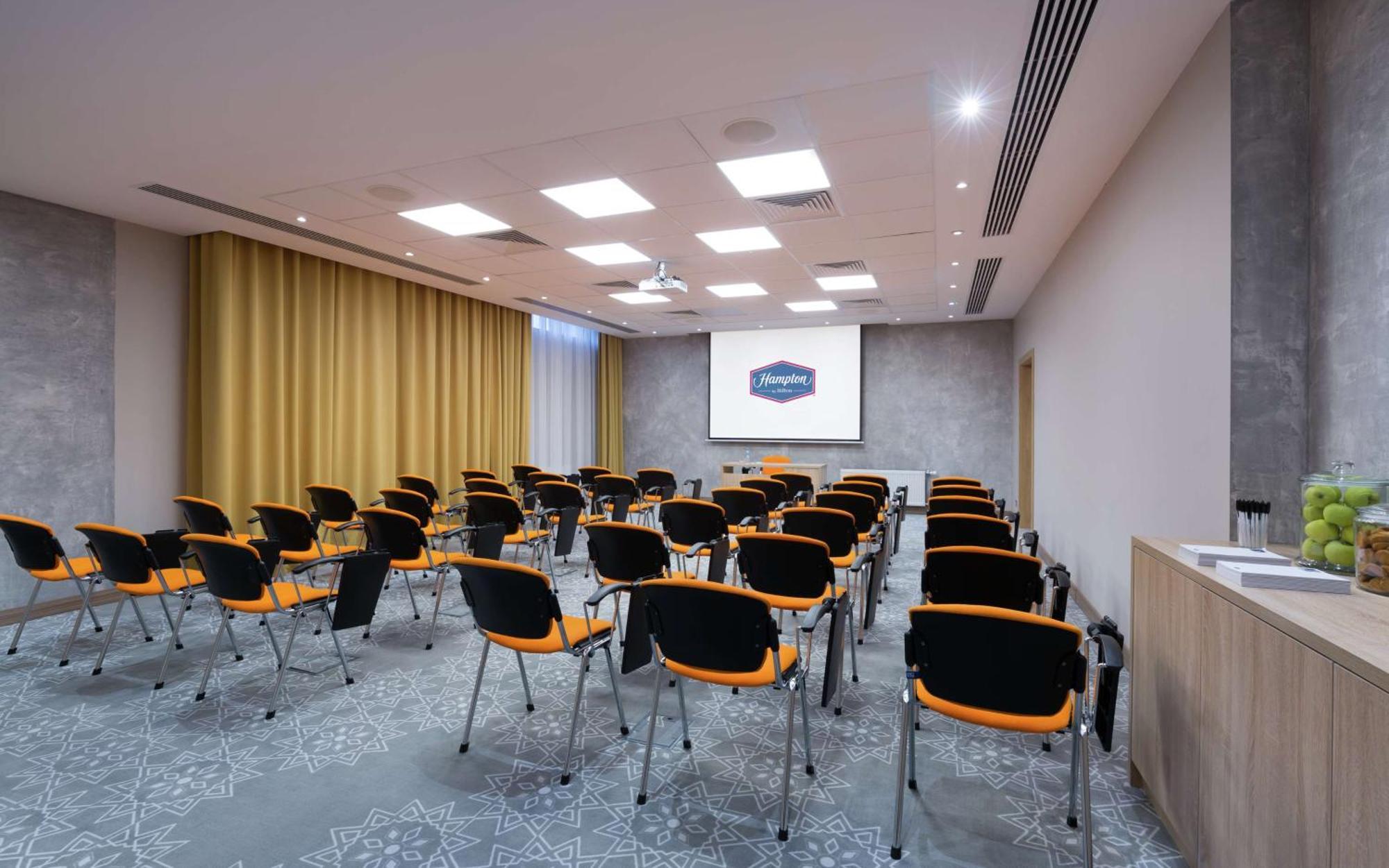 Hampton By Hilton Astana Triumphal Arch Hotel Ngoại thất bức ảnh